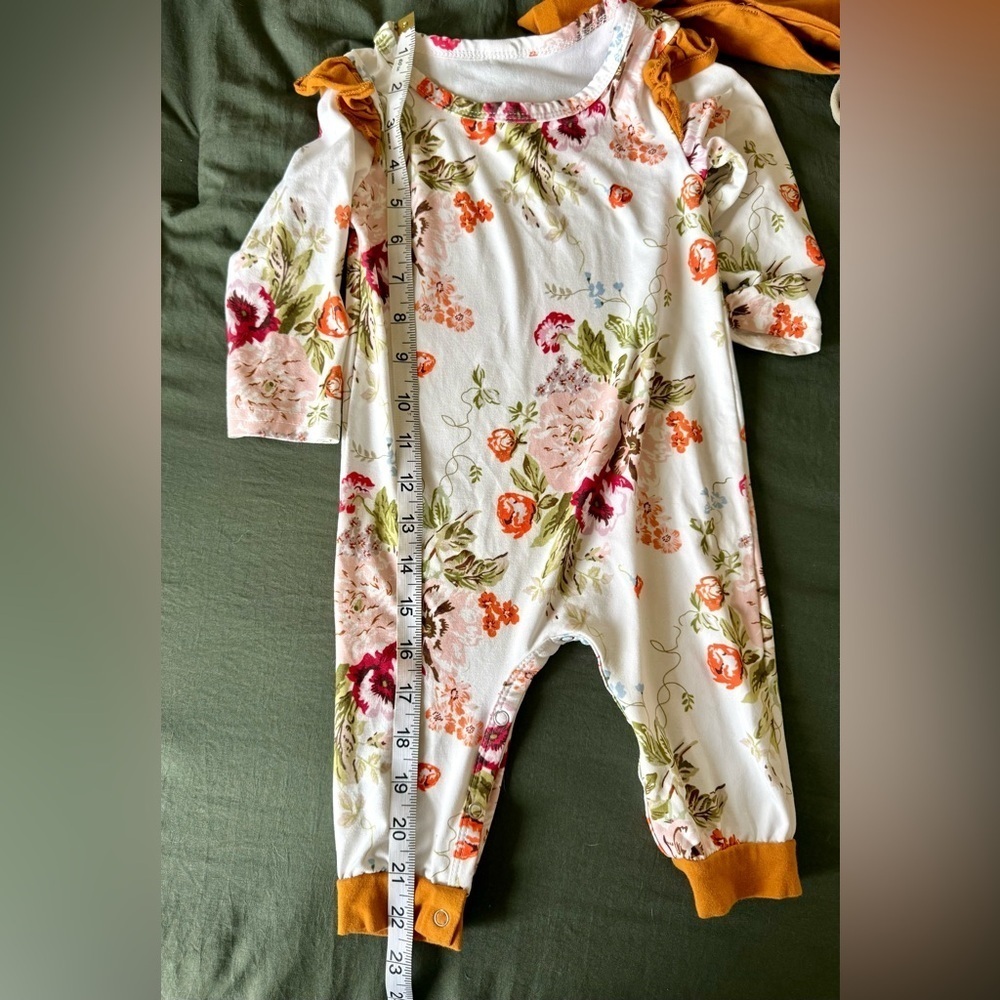 🌼 Boutique Floral Ruffle Romper with 2 Bows – Size 6–9 Months - Picture 2 of 7